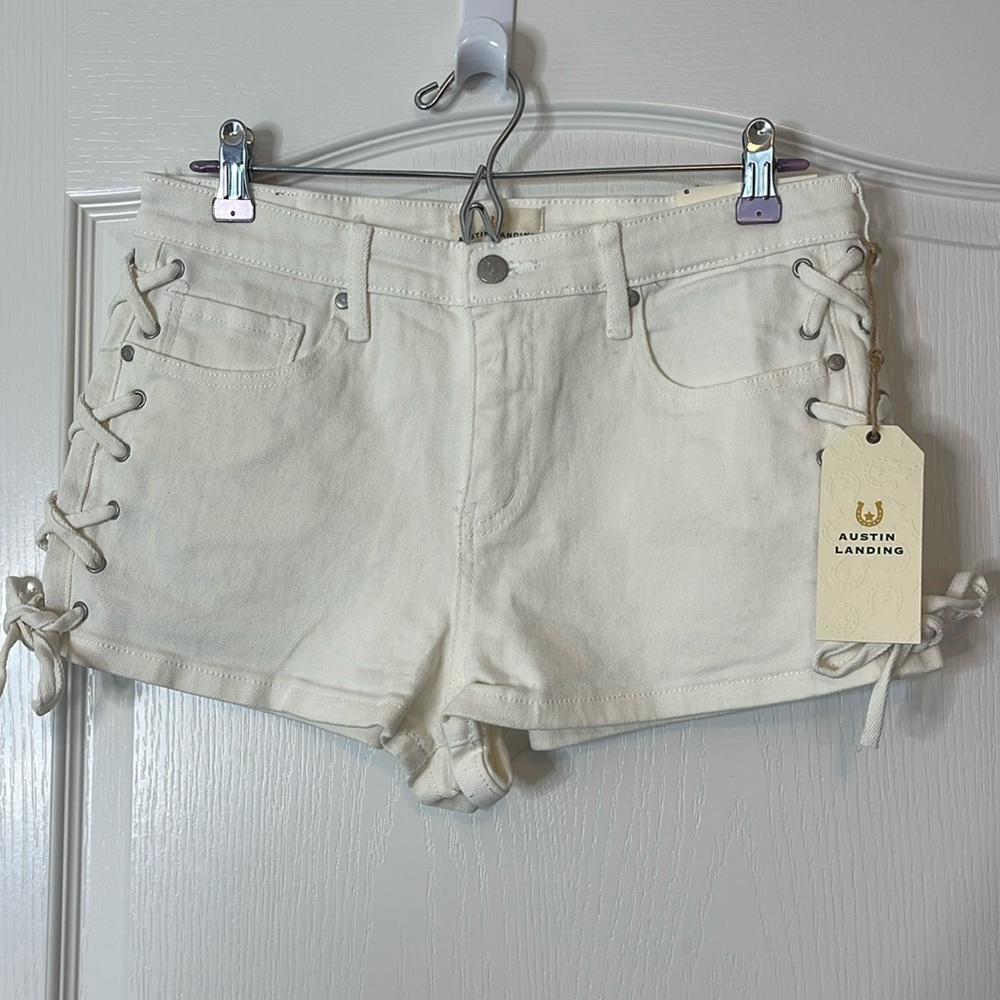 Austin Landing Lace Up High Rise Denim Shorts Ivory Size 9 / 29